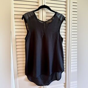 ZARA WOMAN, BLACK SLEEVELESS TANK TOP WITH HI-LOW HEM. SIZE S